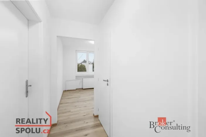 Pronájem bytu 1+1, Praha, Paprsková, 36 m2