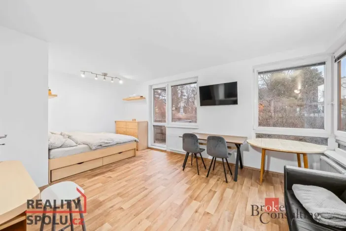 Prodej bytu 1+kk, Praha - Modřany, Komořanská, 37 m2