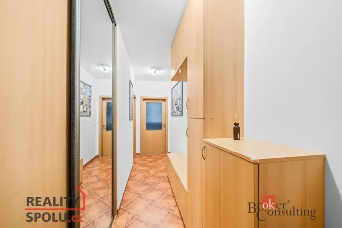 Prodej bytu 1+kk, Praha - Modřany, Komořanská, 37 m2