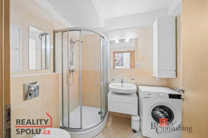 Prodej bytu 1+kk, Praha - Modřany, Komořanská, 37 m2