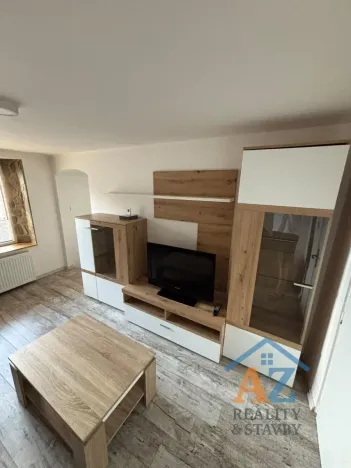 Pronájem bytu 1+1, Chomutov, Dobrovského, 50 m2