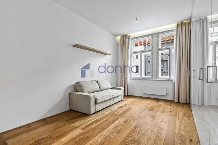 Pronájem bytu 3+kk, Praha, Laubova, 109 m2