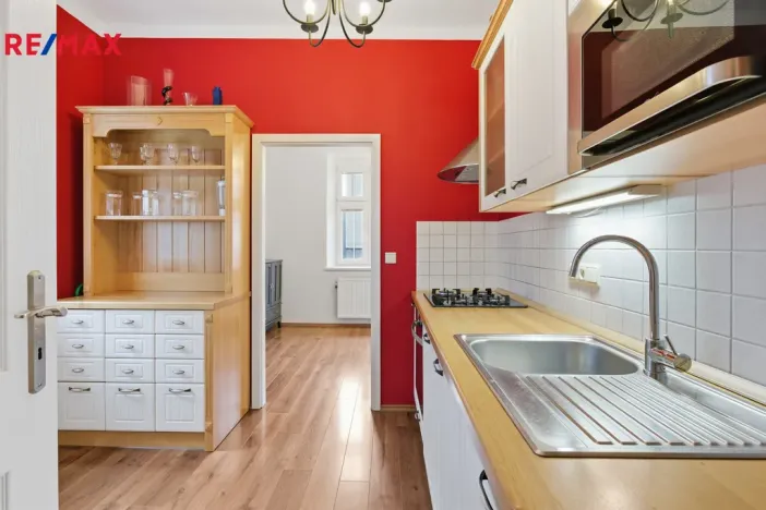 Prodej bytu 4+1, Karlovy Vary, Ondříčkova, 87 m2