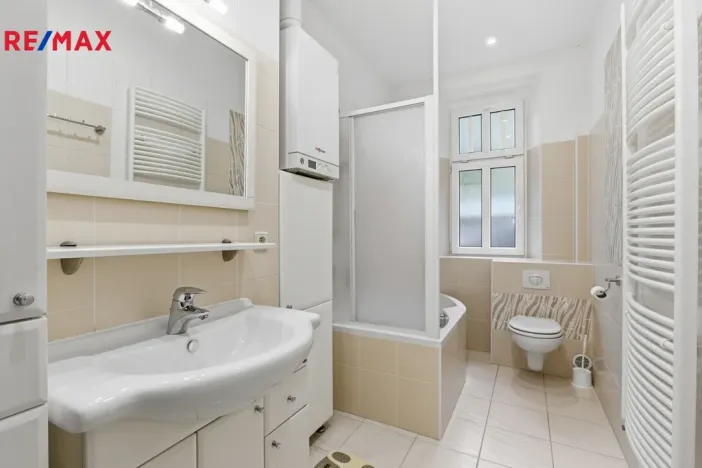 Prodej bytu 4+1, Karlovy Vary, Ondříčkova, 87 m2