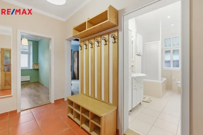 Prodej bytu 4+1, Karlovy Vary, Ondříčkova, 87 m2