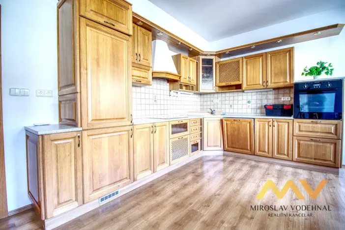 Pronájem bytu 2+kk, Hradec Králové, Československé armády, 58 m2