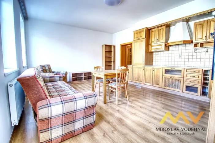 Pronájem bytu 2+kk, Hradec Králové, Československé armády, 58 m2