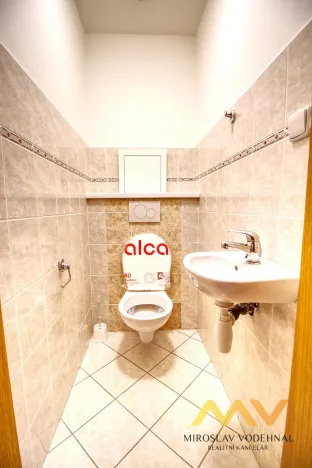 Pronájem bytu 2+kk, Hradec Králové, Československé armády, 58 m2