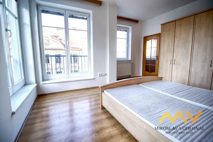 Pronájem bytu 2+kk, Hradec Králové, Československé armády, 58 m2