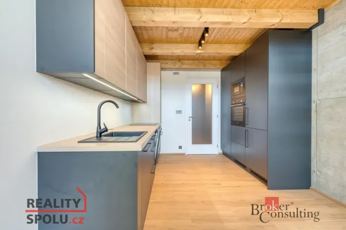 Pronájem bytu 2+kk, Praha - Vysočany, Kolbenova, 54 m2