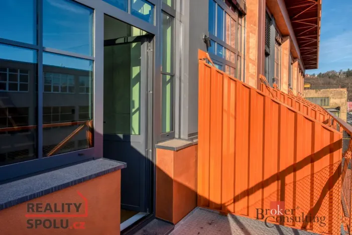 Pronájem bytu 2+kk, Praha - Vysočany, Kolbenova, 54 m2