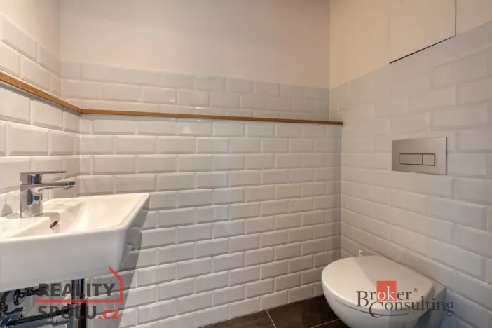 Pronájem bytu 2+kk, Praha - Vysočany, Kolbenova, 54 m2