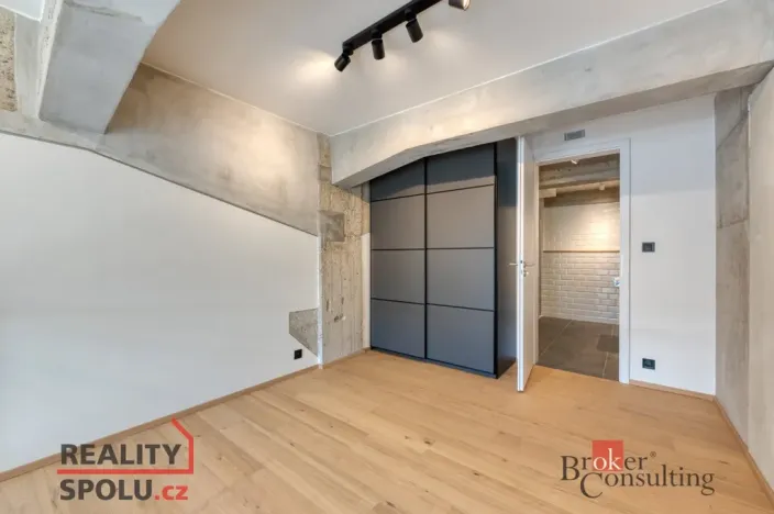 Pronájem bytu 2+kk, Praha - Vysočany, Kolbenova, 54 m2