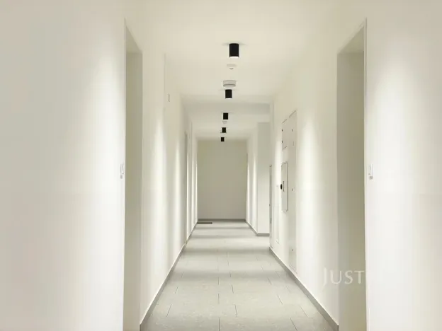 Pronájem bytu 2+kk, Praha, Armády, 53 m2