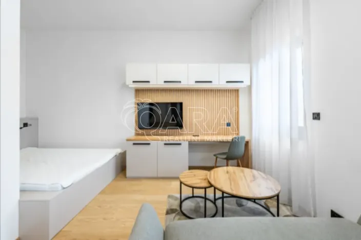 Pronájem bytu 1+kk, Praha, Pobřežní, 35 m2