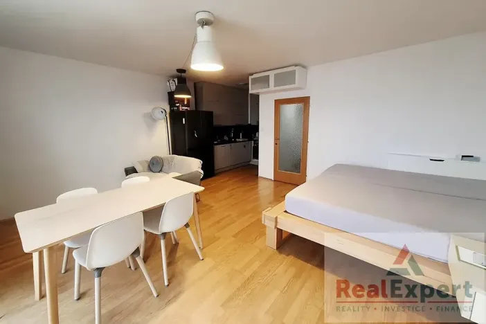 Prodej bytu 1+kk, Praha - Strašnice, Vinohradská, 40 m2