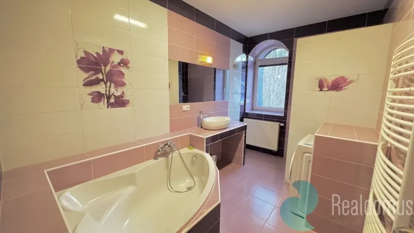 Pronájem bytu 2+1, Včelná, 79 m2