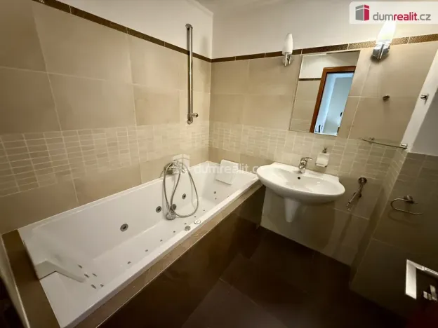 Prodej rodinného domu, Mariánské Lázně - Hamrníky, Ladova, 290 m2