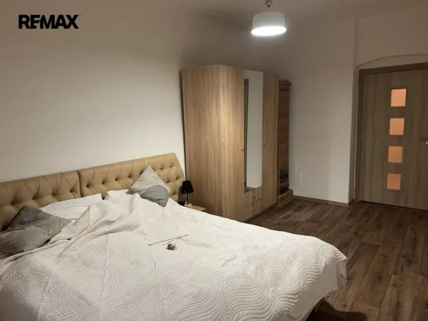 Pronájem bytu 3+kk, Karlovy Vary - Dvory, Chebská, 60 m2