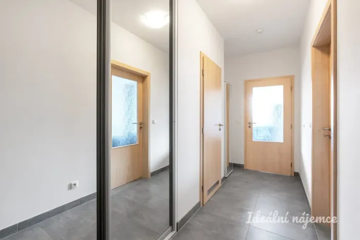 Pronájem bytu 2+1, Praha, Hornoměcholupská, 53 m2