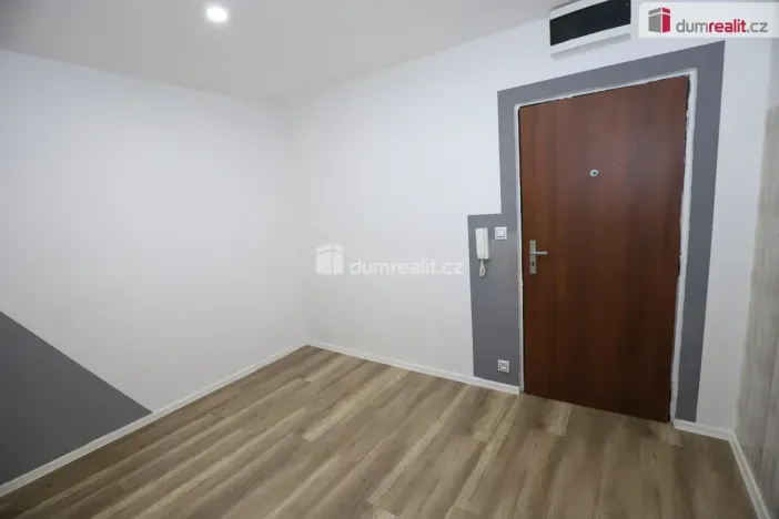 Pronájem bytu 2+kk, Karlovy Vary - Drahovice, Vrchlického, 56 m2