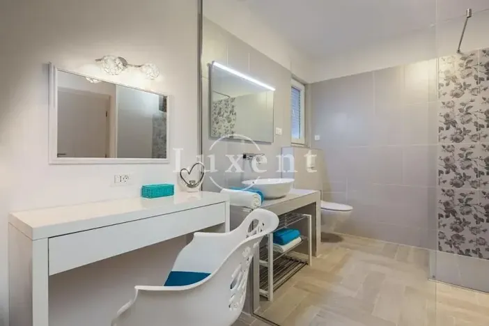 Prodej rodinného domu, Rogoznica, Chorvatsko, 400 m2