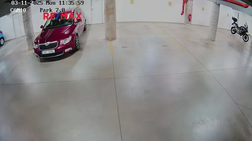 Pronájem garážového stání, Kolín, Antonína Dvořáka, 12 m2