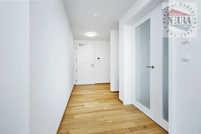 Pronájem bytu 2+kk, Praha - Holešovice, Jankovcova, 65 m2