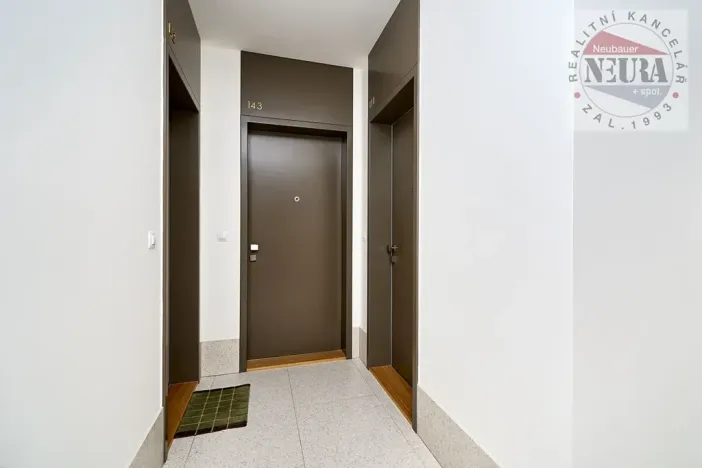 Pronájem bytu 2+kk, Praha - Holešovice, Jankovcova, 65 m2