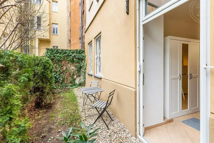 Prodej bytu 2+kk, Praha - Smíchov, Grafická, 49 m2