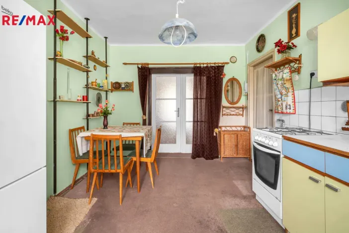 Prodej bytu 2+1, Chvaletice, 9. května, 53 m2