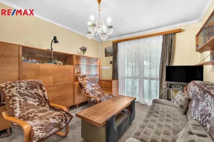 Prodej bytu 2+1, Chvaletice, 9. května, 53 m2