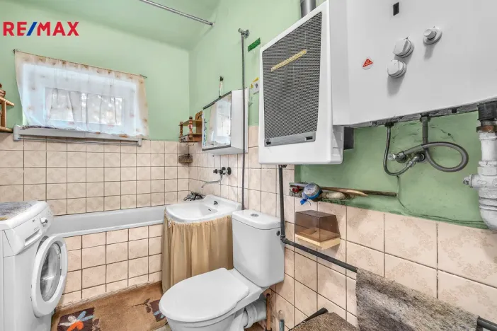 Prodej bytu 2+1, Chvaletice, 9. května, 53 m2