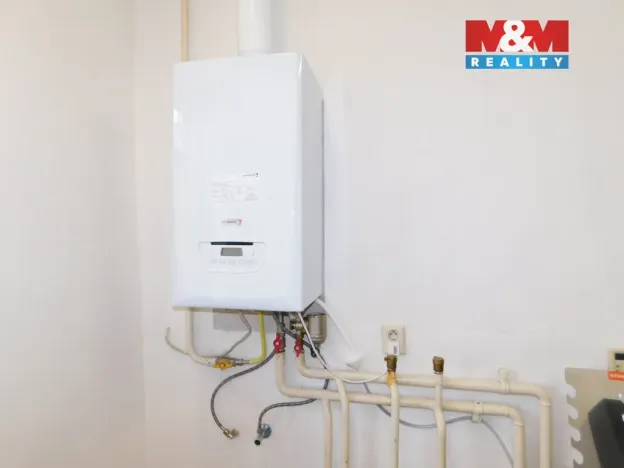 Pronájem obchodního prostoru, Cheb, Mánesova, 75 m2