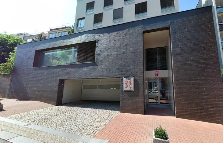 Prodej - jiné, Praha - Smíchov, Holečkova, 4 m2