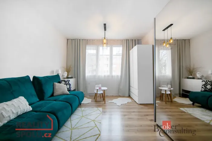 Prodej bytu 3+1, Plzeň - Skvrňany, Křimická, 68 m2