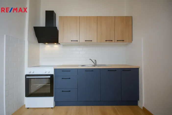 Prodej bytu 3+1, Pardubice - Ohrazenice, Marie Majerové, 74 m2