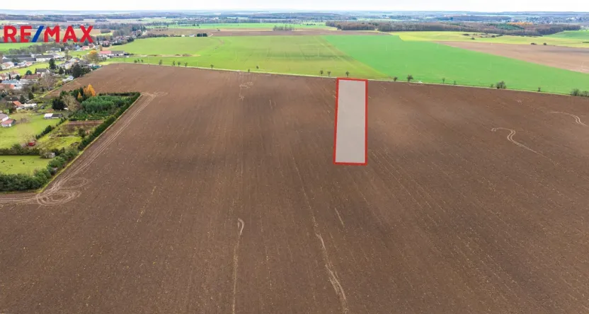 Prodej podílu 4/9 pole, Jičín, 14408 m2
