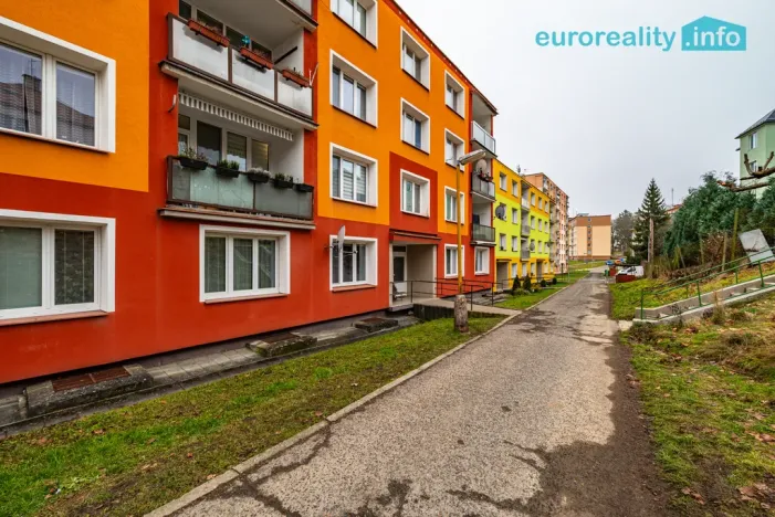 Prodej bytu 1+1, Luby, Tovární, 36 m2