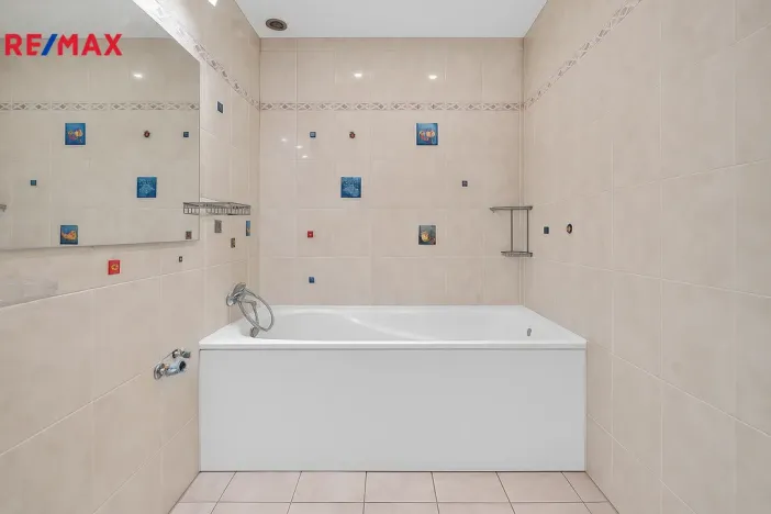 Prodej bytu 2+1, Hradec Králové - Věkoše, Na Zahrádkách, 67 m2