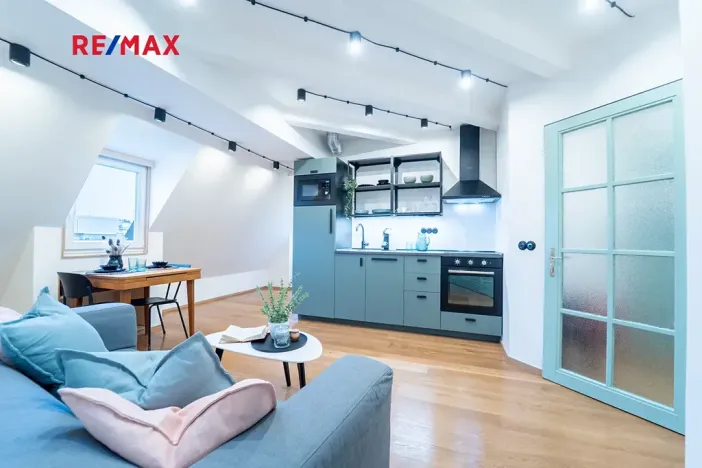 Prodej bytu 1+kk, Praha - Holešovice, Veverkova, 40 m2