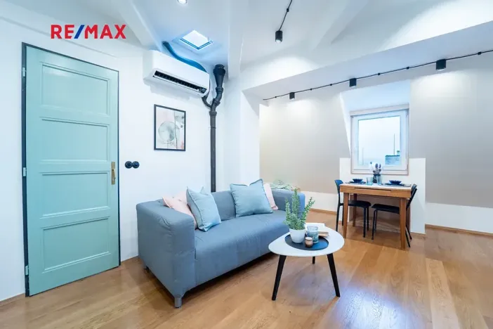 Prodej bytu 1+kk, Praha - Holešovice, Veverkova, 40 m2