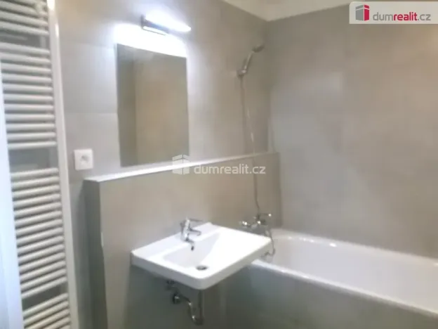 Pronájem bytu 1+kk, Praha, Strnadových, 33 m2