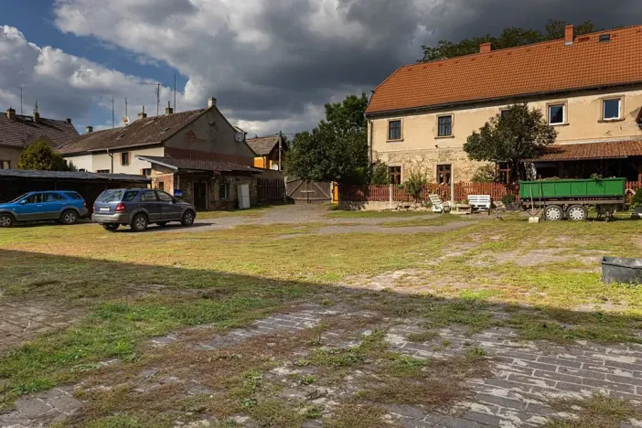 Prodej vícegeneračního domu, Bžany, 240 m2