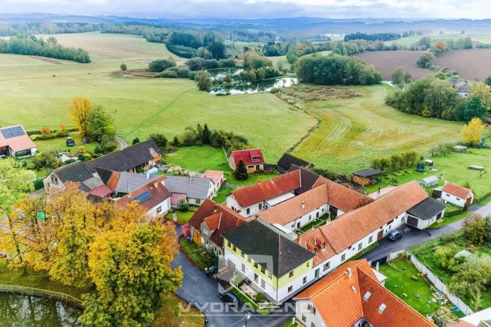 Prodej rodinného domu, Černov, 242 m2