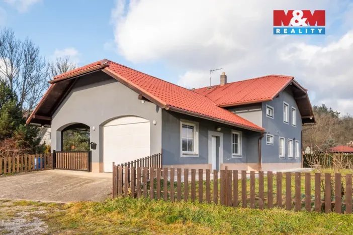 Prodej rodinného domu, Nenačovice, 240 m2