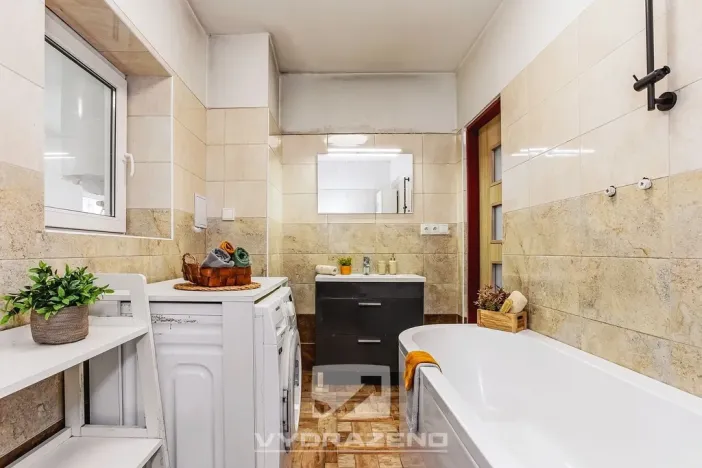 Prodej bytu 4+kk, Černov, 95 m2