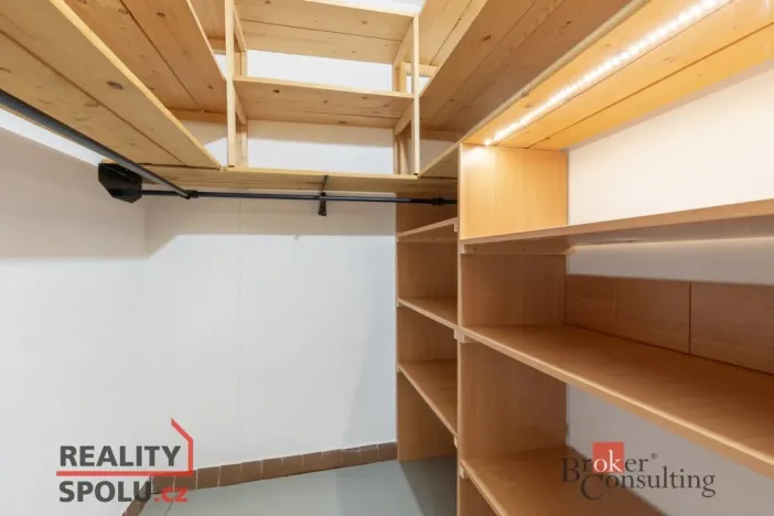 Prodej bytu 2+1, Hodonín, 61 m2