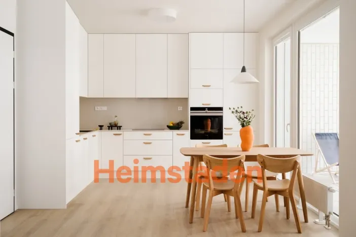 Pronájem bytu 3+kk, Praha - Holešovice, U Pergamenky, 83 m2