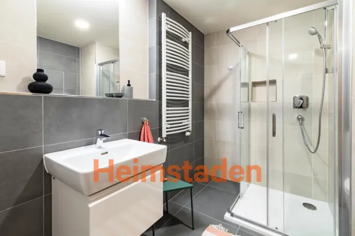 Pronájem bytu 2+kk, Praha - Holešovice, Vrbenského, 56 m2